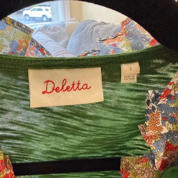 Deletta Green Top with Floral Accents - Picture 2 of 2